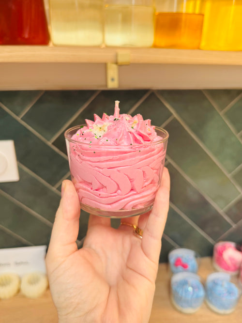 BOUGIE GOURMANDE BALINEVA - FRANGIPANIER  IMPARFAITE (PAS LE MODELE D'ORIGINE 150 GR  VOIR PHOTO)