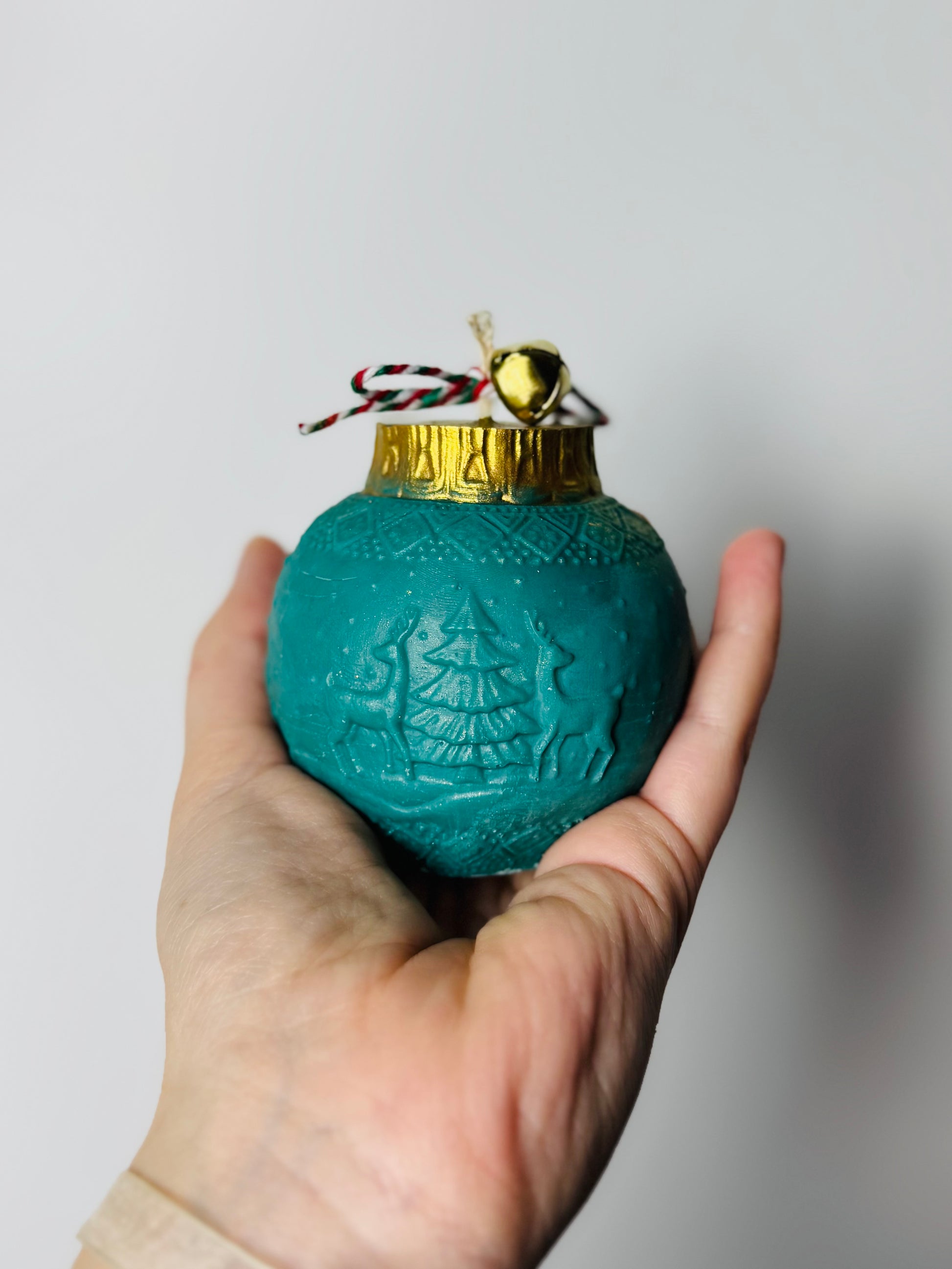 BOUGIE FANTAISIE BOULE RENNE DE NOËL